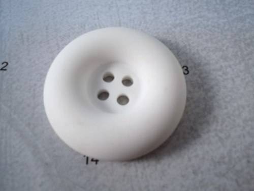 B696 Chunky Edge Plastic Italian Buttons 30mm