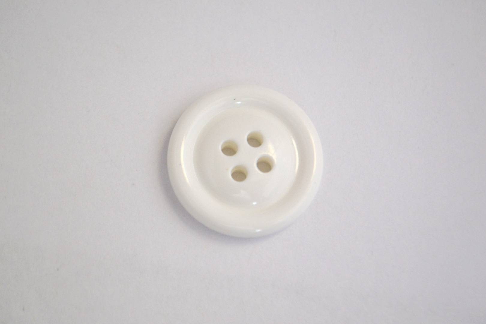 B35 Edge Solid Plastic Italian Buttons 23mm