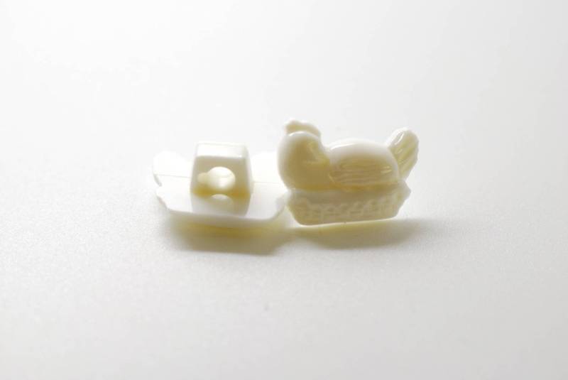 B1018 Hen Shanked Italian Baby Buttons 15mm