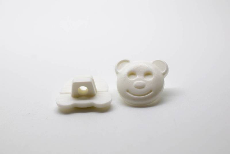 B610 Teddy Head Shanked Italian Baby Buttons 15mm