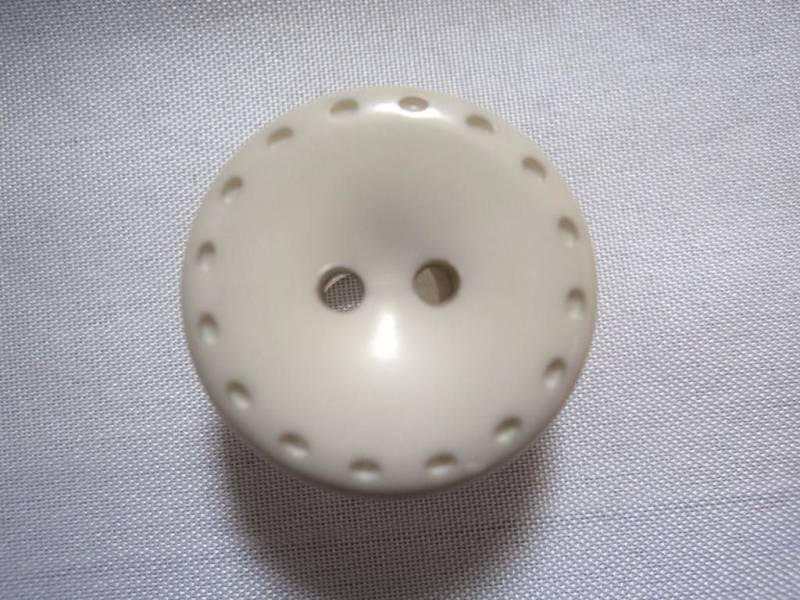 B272 Solid Sewing Shiny Plastic Italian Buttons 23mm