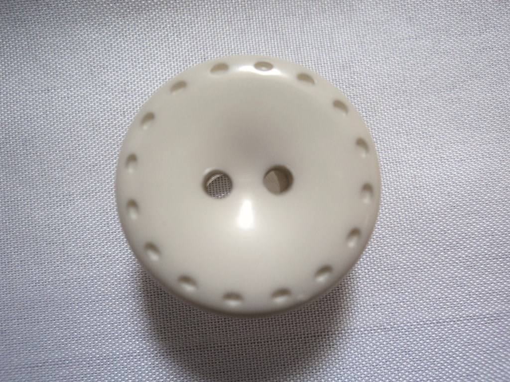 B272 Solid Sewing Shiny Plastic Italian Buttons 23mm