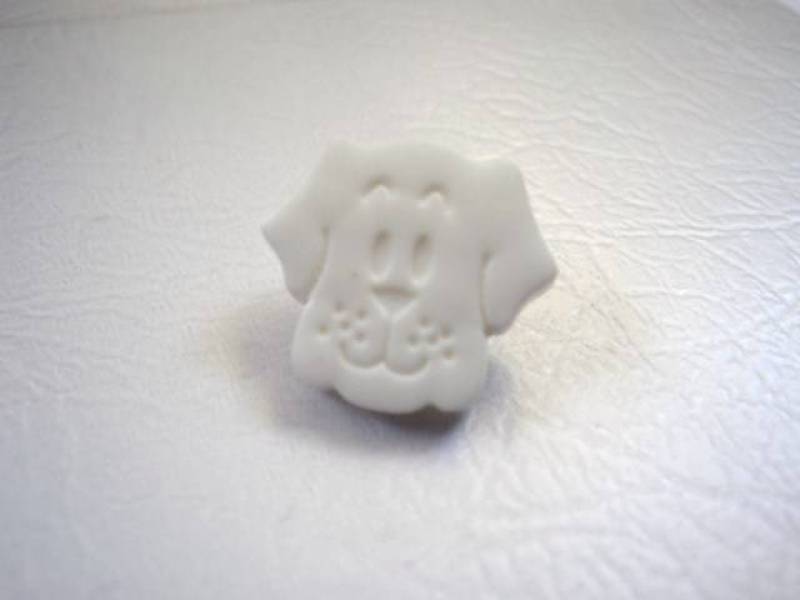 B605 Dog Head Shanked Italian Baby Novelty Buttons 20mm