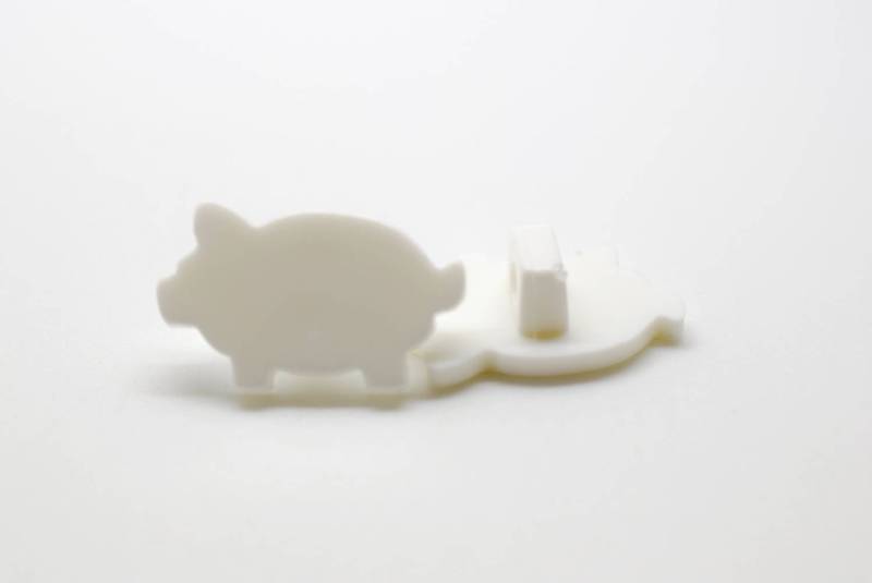 B1014 Pig Shanked Italian Baby Novelty Buttons 19mm