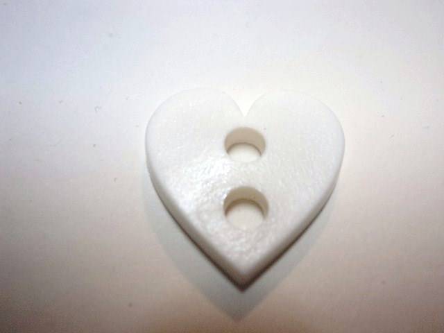 B510 Heart Plastic Italian Buttons 23mm