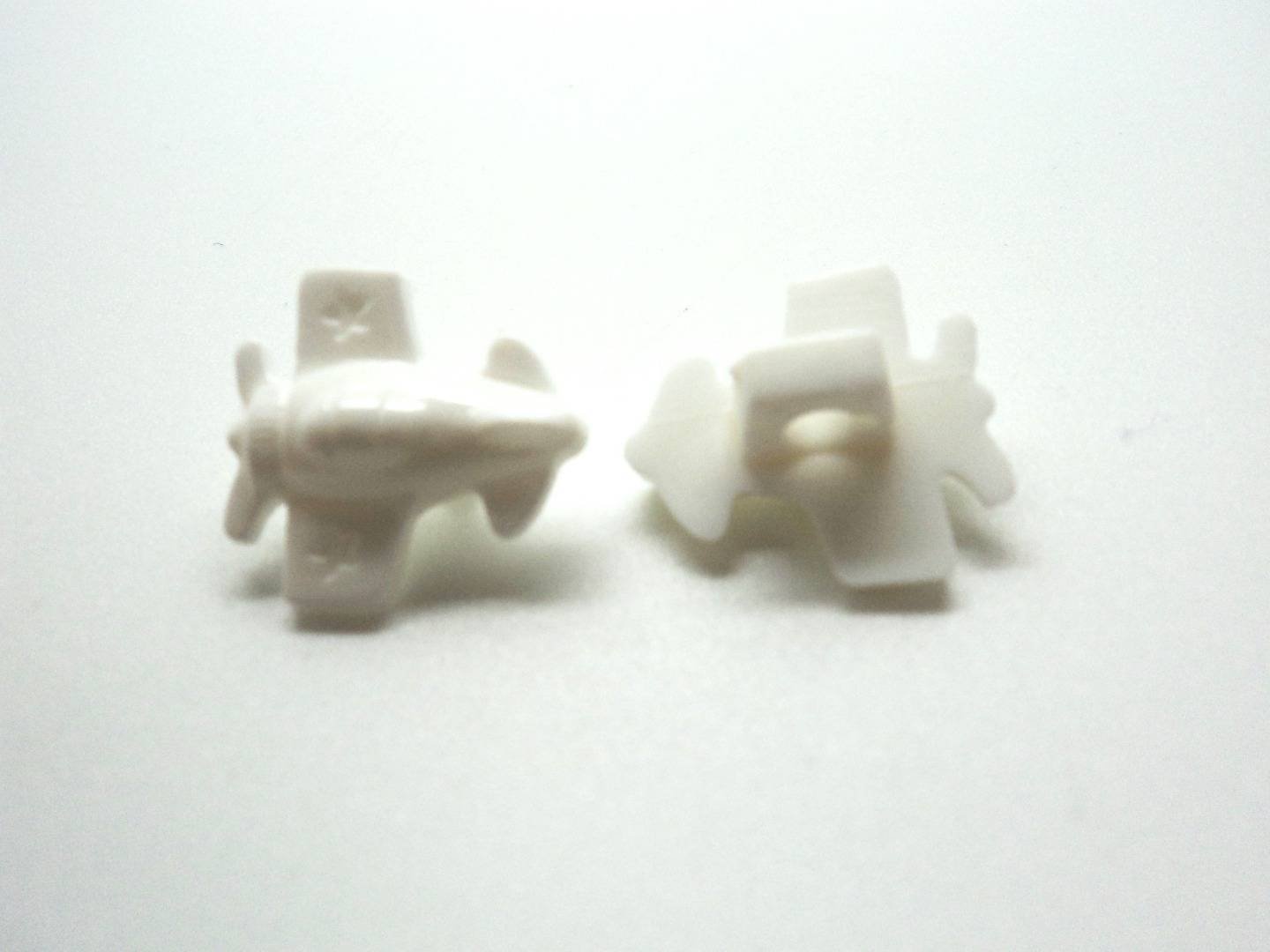 B1017 Plane Shanked Baby Italian Novelty Buttons 15mm