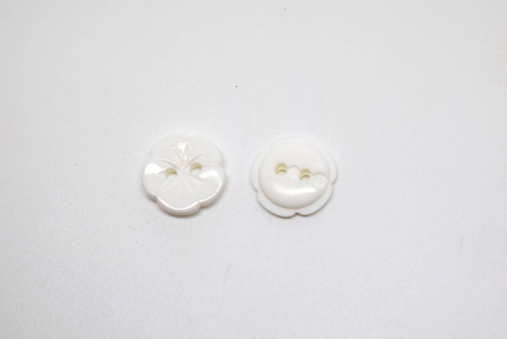 B676ny Flower Plastic Italian Buttons 12mm