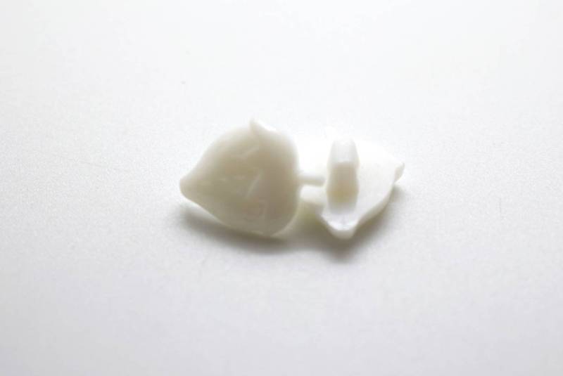 C1104 Strawberry Shanked Italian Baby Novelty Buttons 15mm