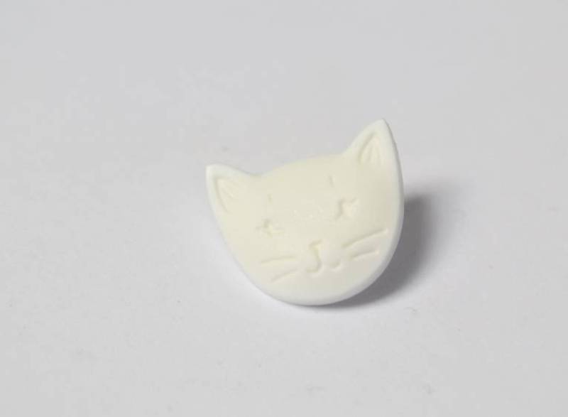 LB7456 Cat Shanked Italian Baby Novelty Buttons