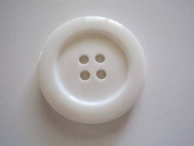 B697 Large Solid Large Edged Plastic Italian Buttons 30mm