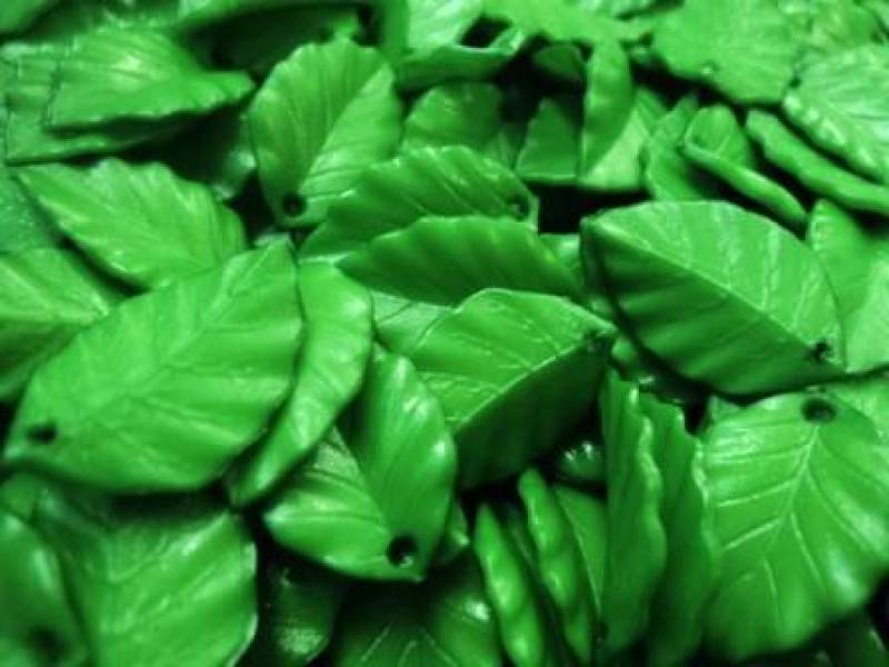CB06 Leaf Holed Green Italian Bead 20mm