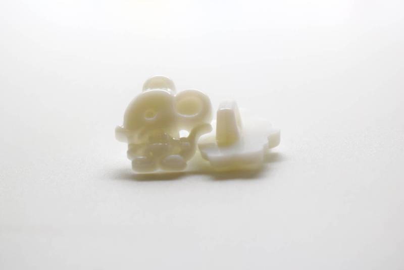 C2300 Mouse Shanked Italian Baby Italian Buttons 18mm