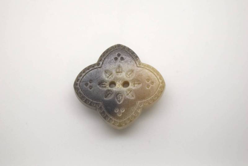P1381 Special Petal Shape Polyester Italian Buttons