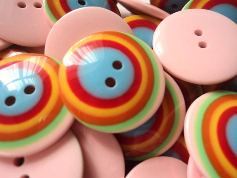 F2905 Smooth Rainbow Shiny Polyester Italian Buttons
