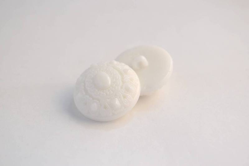 C4038 Vintage Style Plastic Italian Buttons 28mm