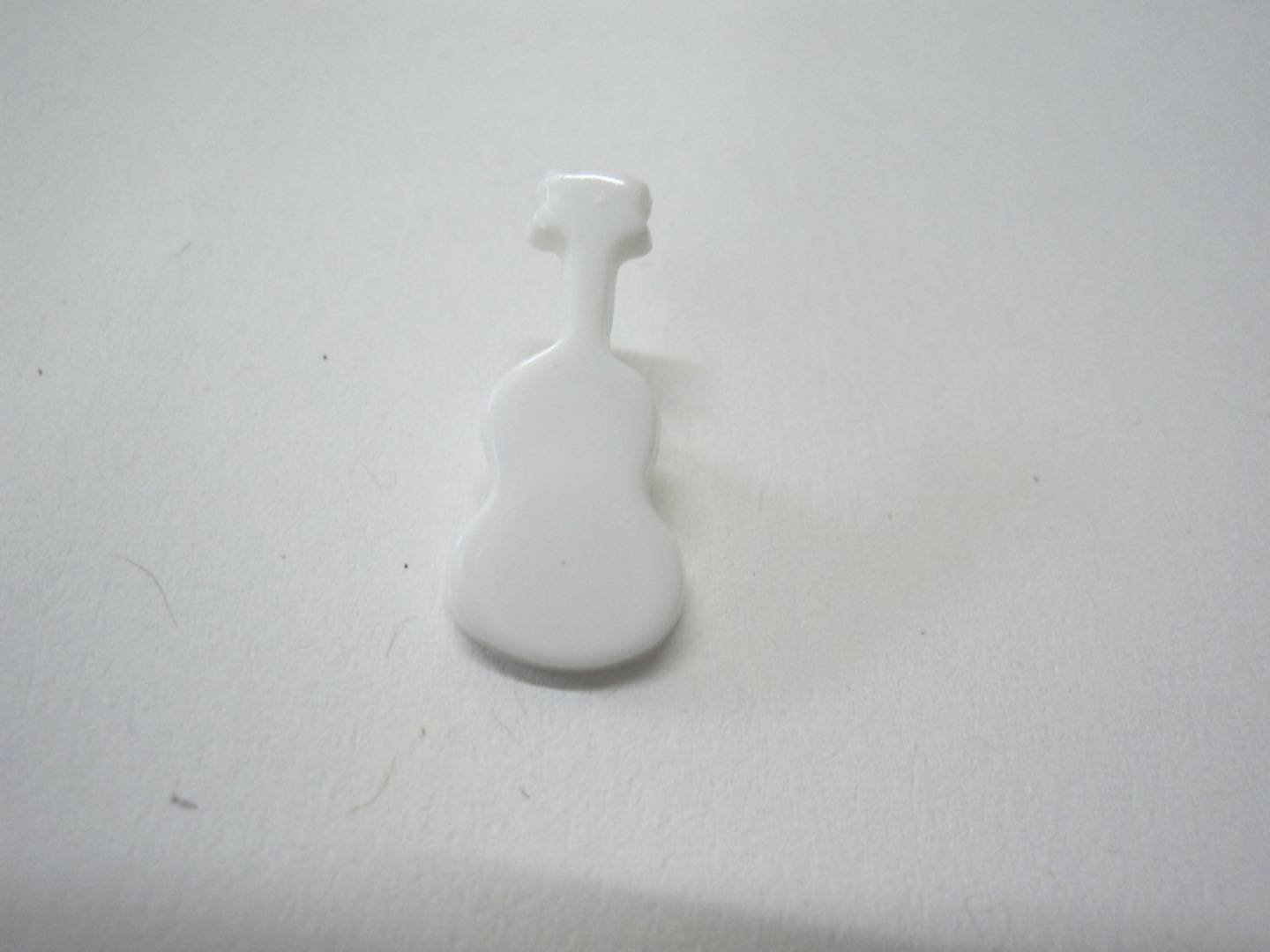 G313 Guitar Shanked Italian Baby Novelty Buttons 23mm
