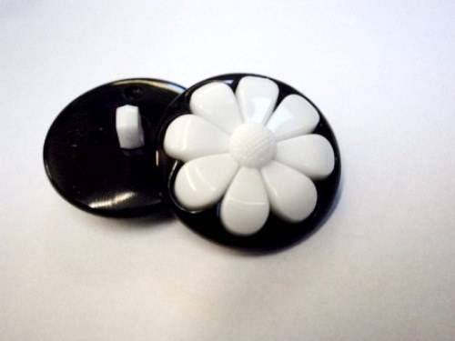 C3155 Dual Colour Flower Shanked Italian Plastic Buttons