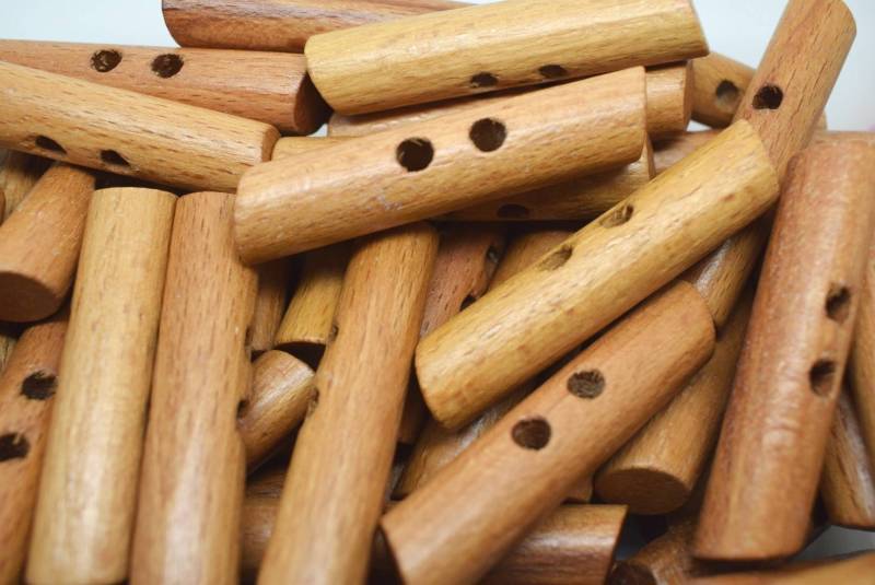 W131 Special Oblique End Tube Beech Wood Toggles 58mm