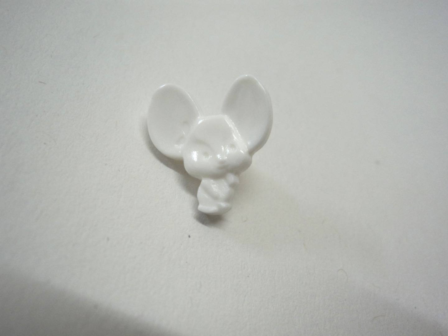 G516 Mouse Shanked Italian Baby Novelty Buttons 16mm