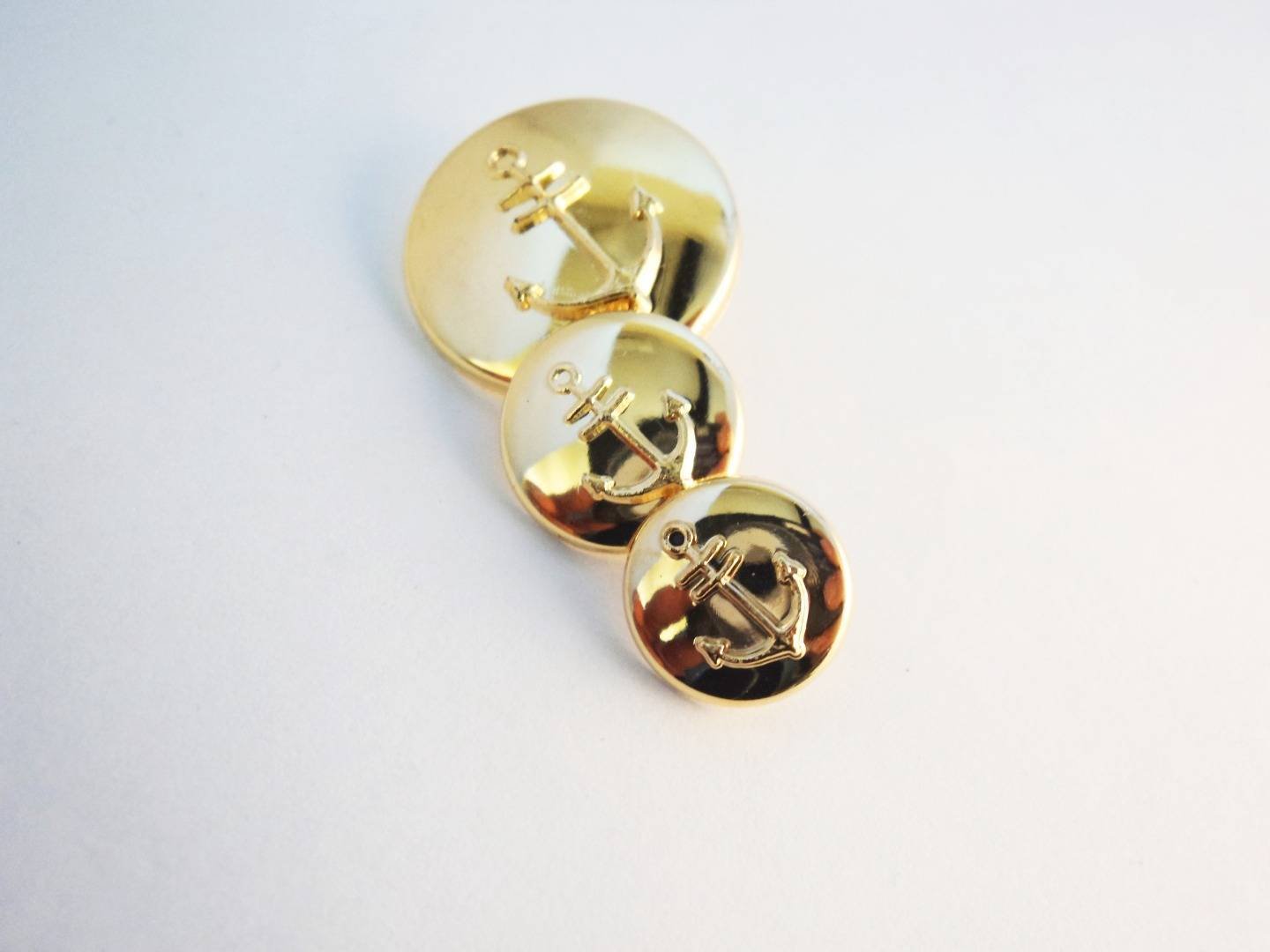 C236 Anchor Marine Sparkly Gold Colour Plastic Italian Buttons