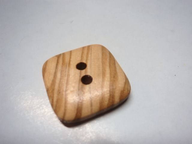 W1221 Square Wood Italian Buttons
