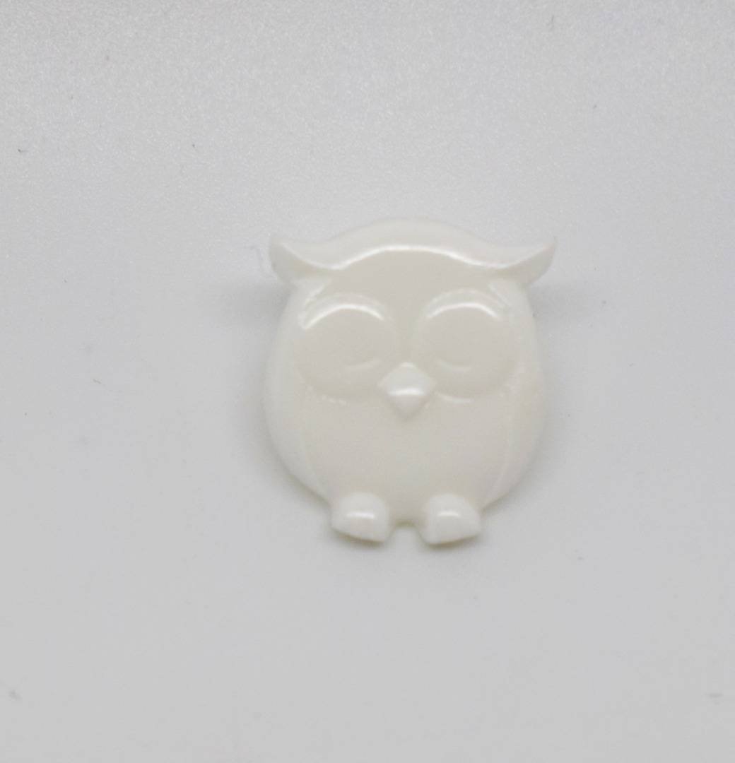 G393 Owl Shanked Italian Baby Novelty Buttons 18mm