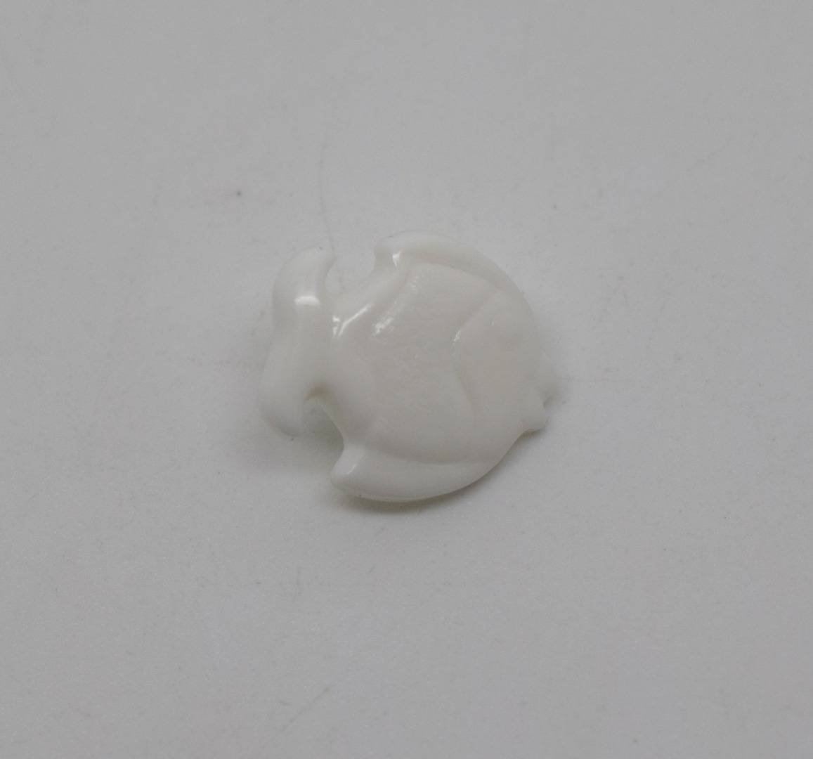 G236 Fish Shanked Italian Baby Novelty Buttons 18mm