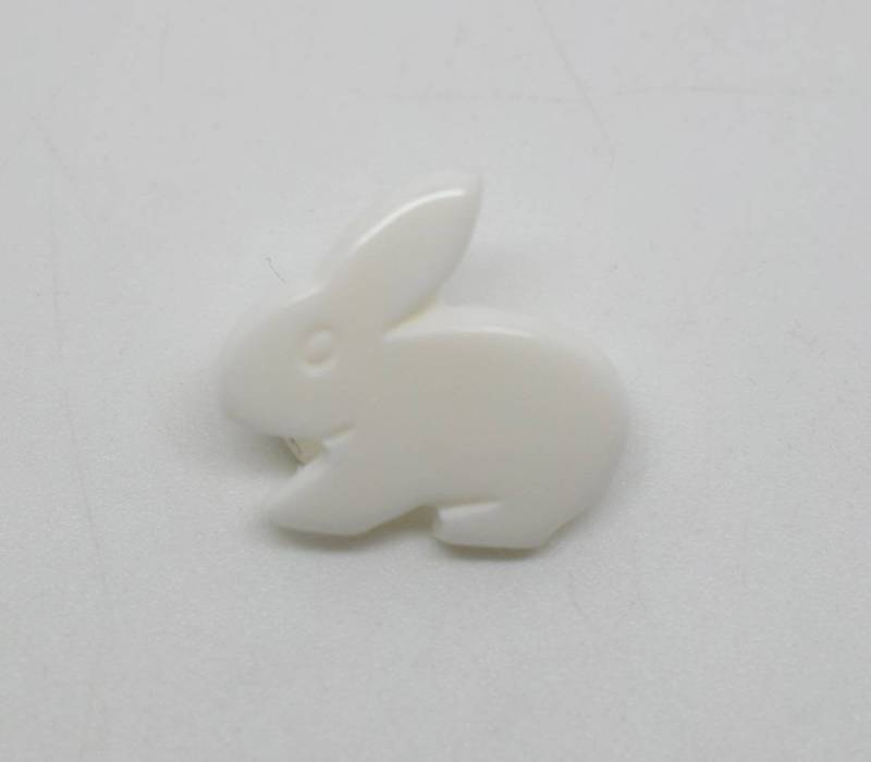 G356 Rabbit Shanked Italian Baby Novelty Buttons 18mm