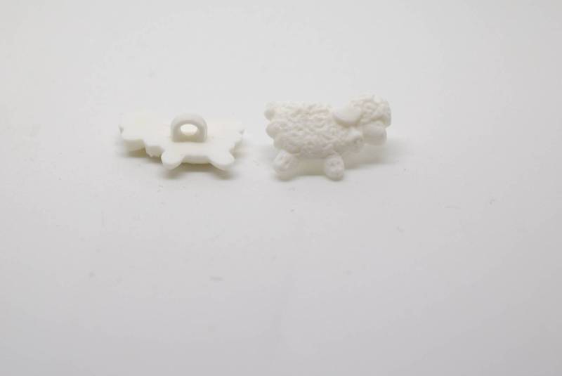G466 Sheep Shaped Italian Baby Buttons 18mm