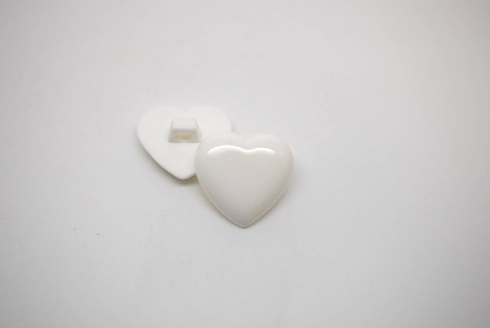 G307 Heart Italian Buttons 19mm