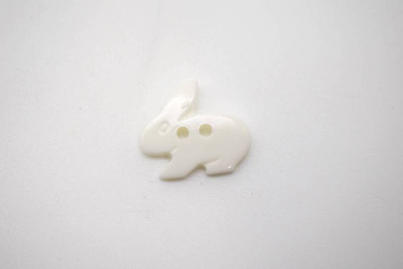 F280 Rabbit Plastic Italian Buttons 18mm