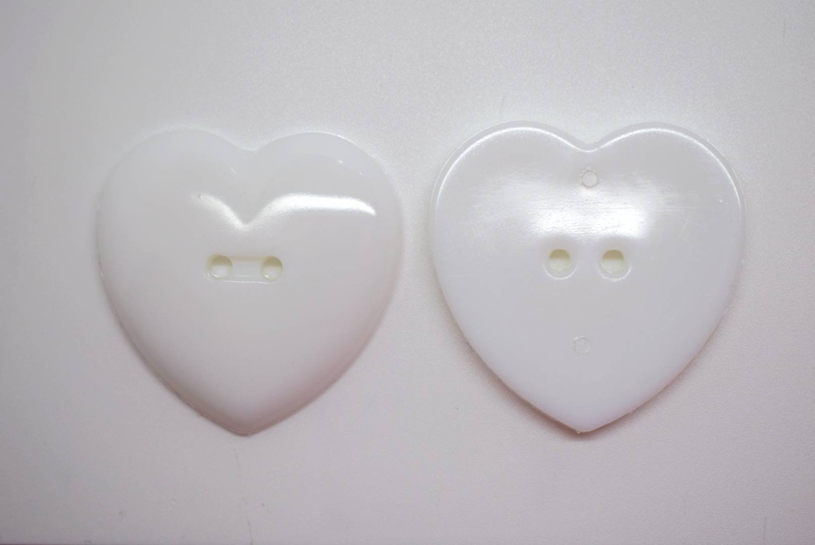 B921 Heart Plastic Italian Buttons 36mm