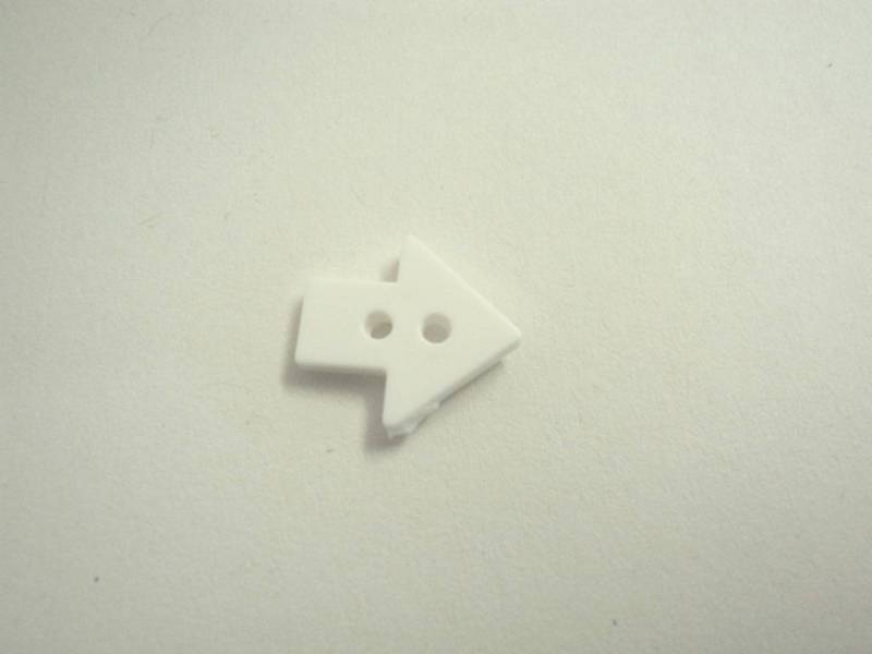 F365 Arrow Plastic Italian Buttons 18mm