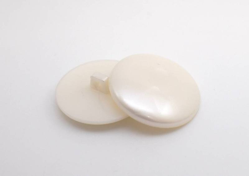 B1pe Pearl Plastic Italian Buttons 30mm