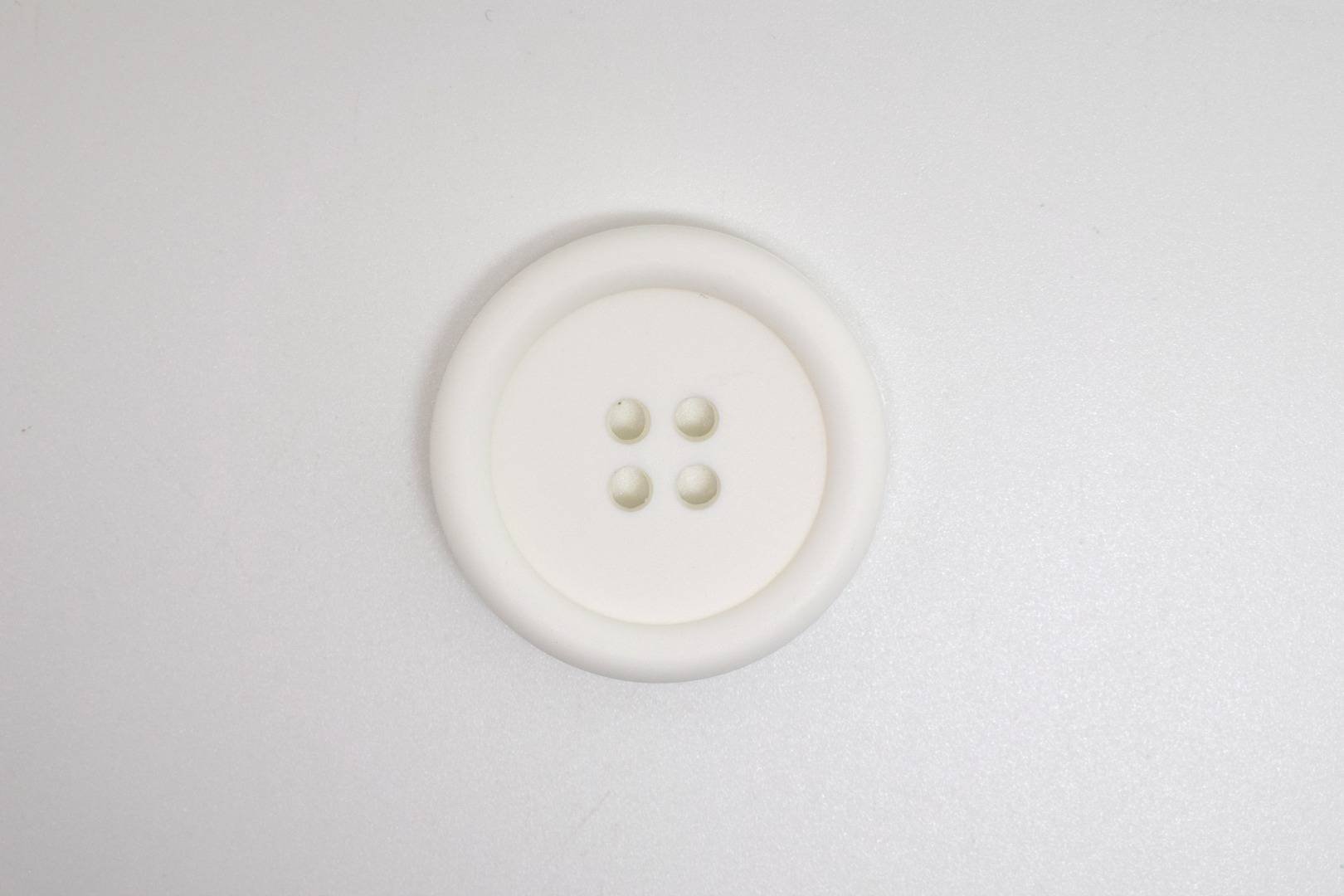 B643 Classic Edge Matte Plastic Italian Buttons 18mm