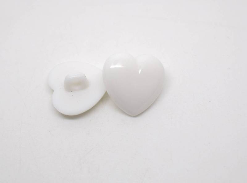 C223 Heart Shank Shiny Plastic Italian Buttons 20mm