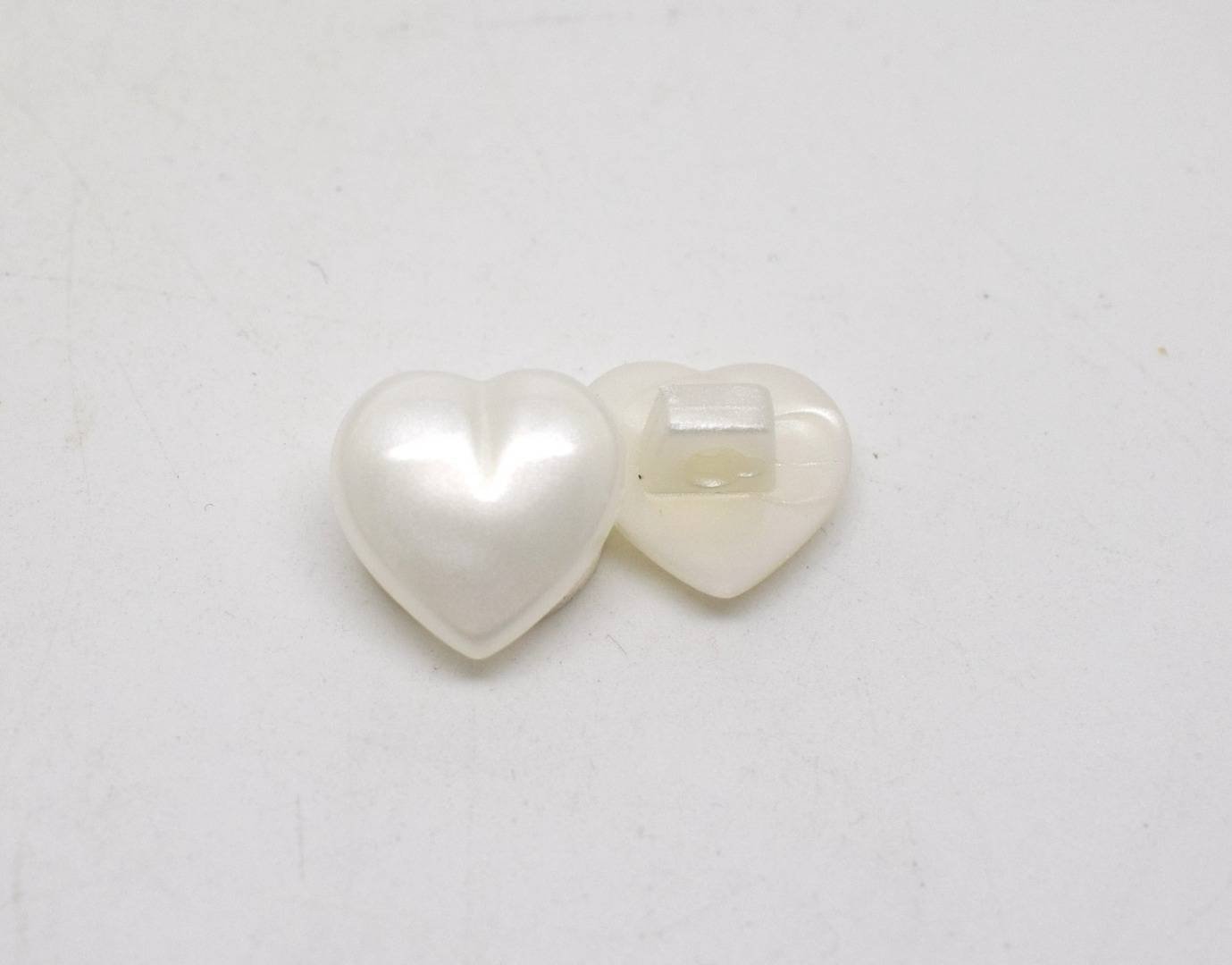 C223pe Heart Shank Shiny Pearl Plastic Italian Buttons 14mm