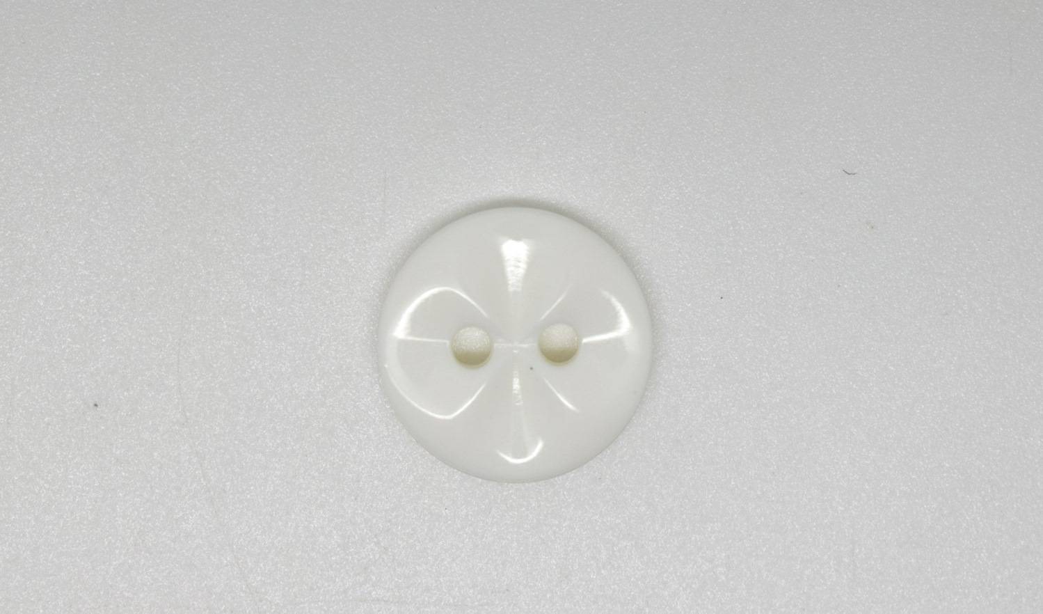 B1090 Fancy Design Shiny Plastic Italian Buttons 12mm