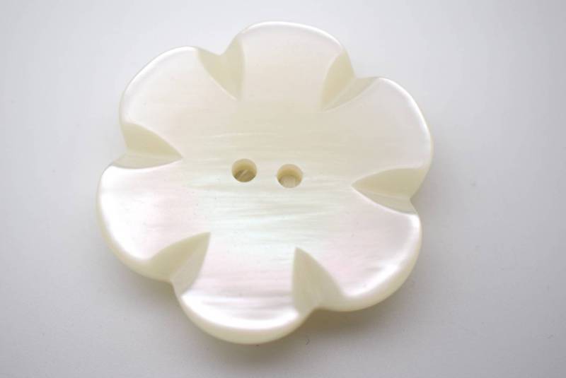C3575 Pearl Flower Shiny Polyester Italian Buttons 30mm