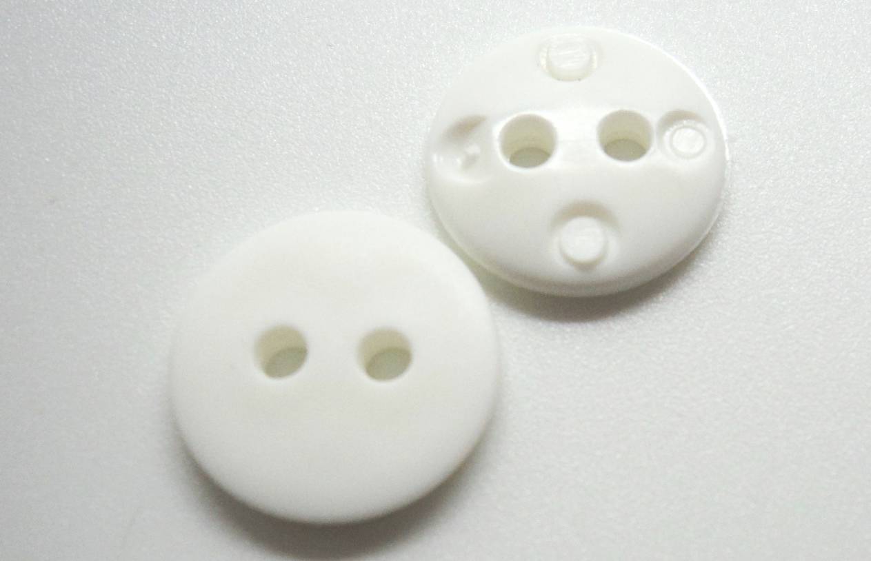 B291 Small Flat Matte Plastic Italian Buttons 12mm