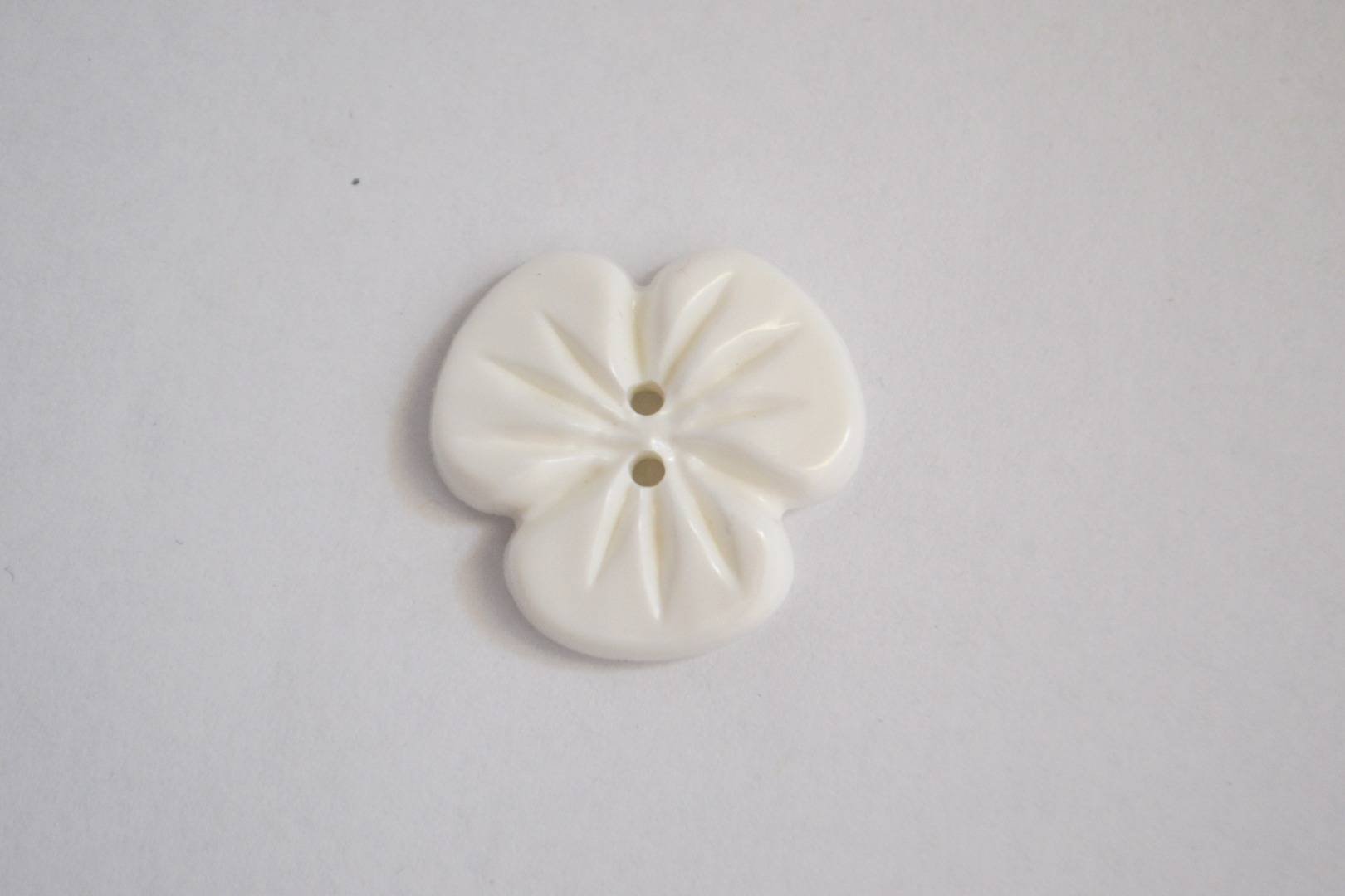 LB7249 Unique Large Flower Plastic Italian Buttons 20mm