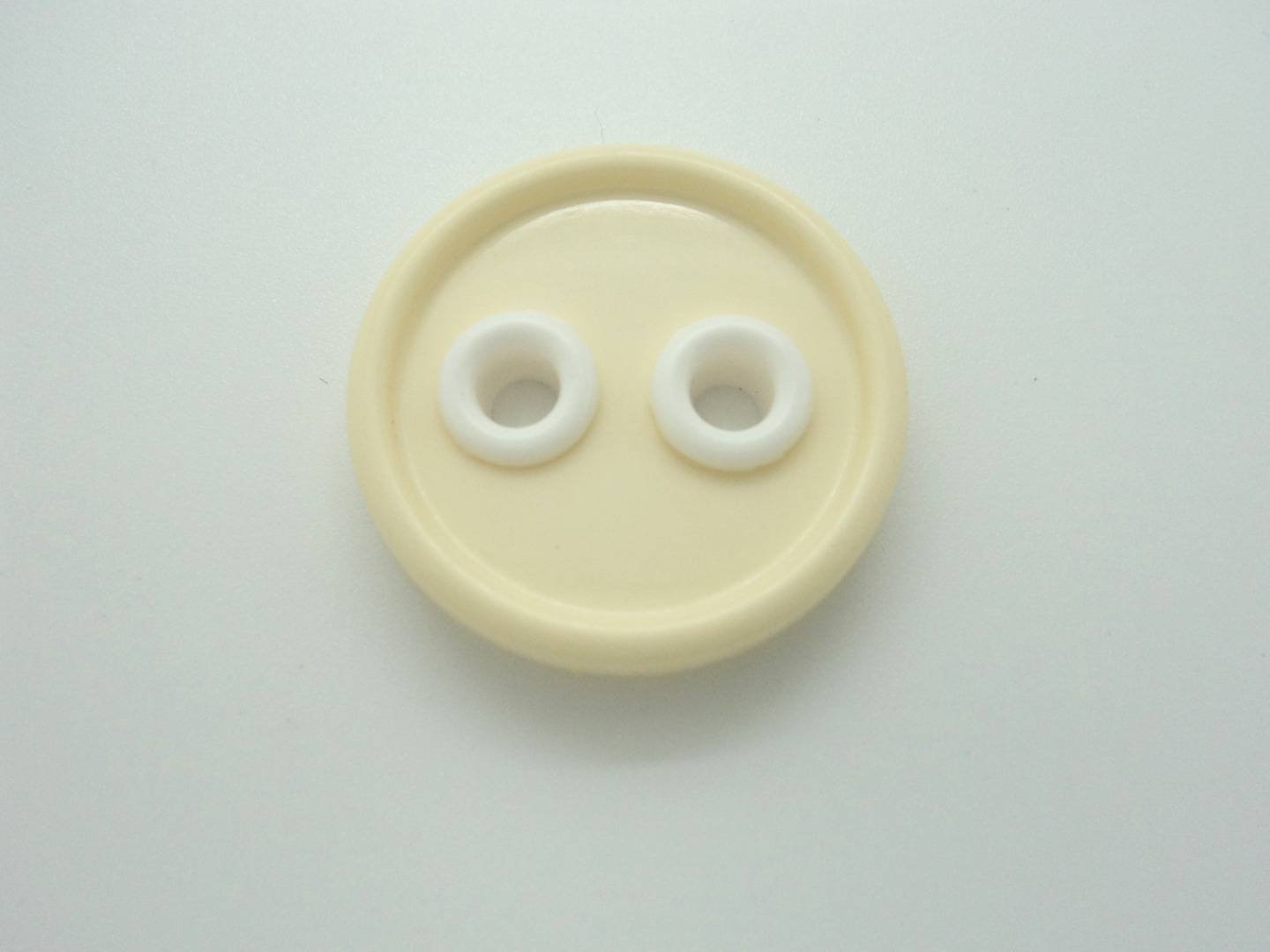 LB6567 Classic Edge With White Hole Plastic Italia Buttons 25mm