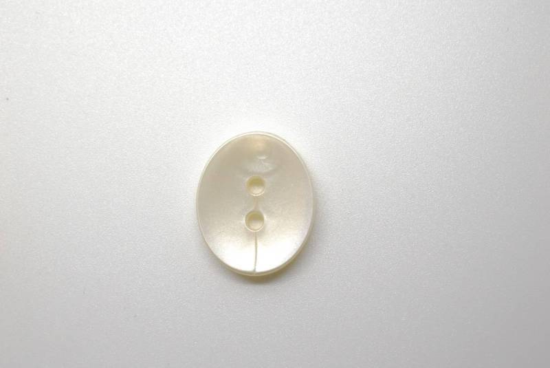 B579pe Oval Egg Shape Mother Of Pearl Look Plastic Italian Buttons 18mm