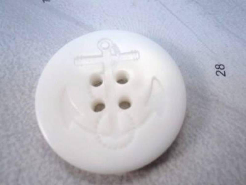 B386 Flat Anchor Colored Shiny Plastic Italian Buttons 32mm