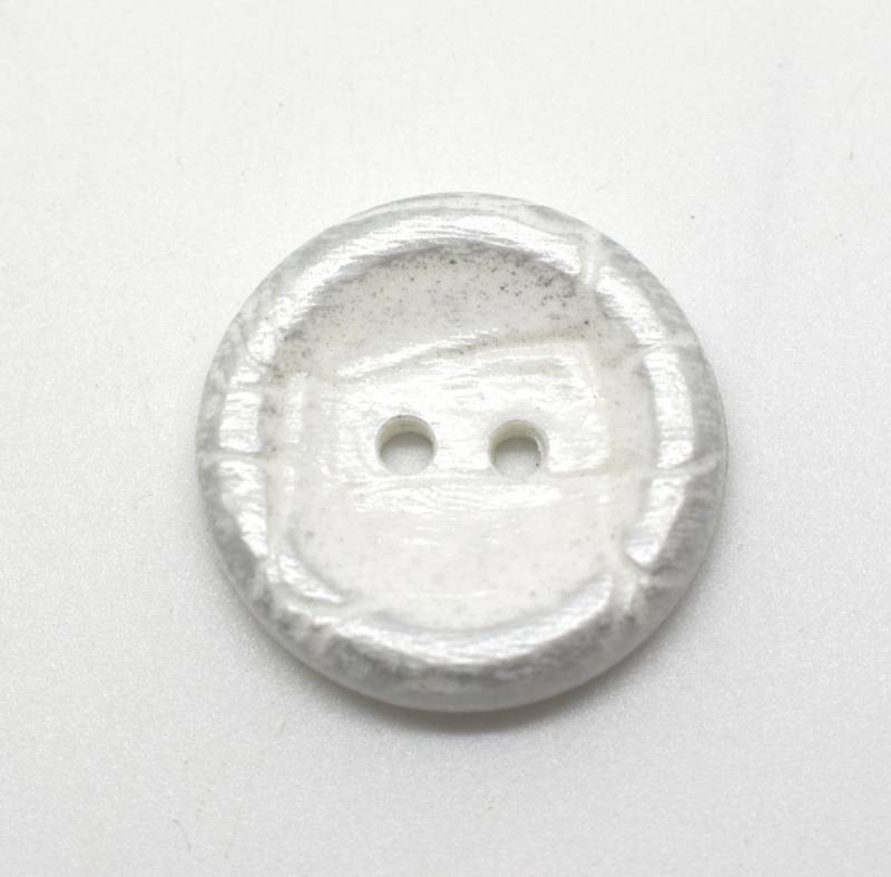 B1107 Special Pearlescent Colour Effect Italian Buttons 18mm