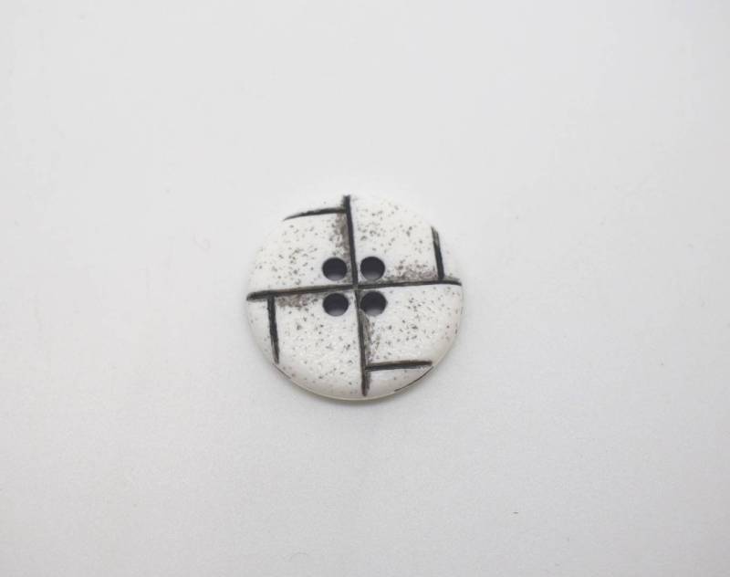 B79 Blacken Leather Look Shiny Plastic Italian Buttons 23mm
