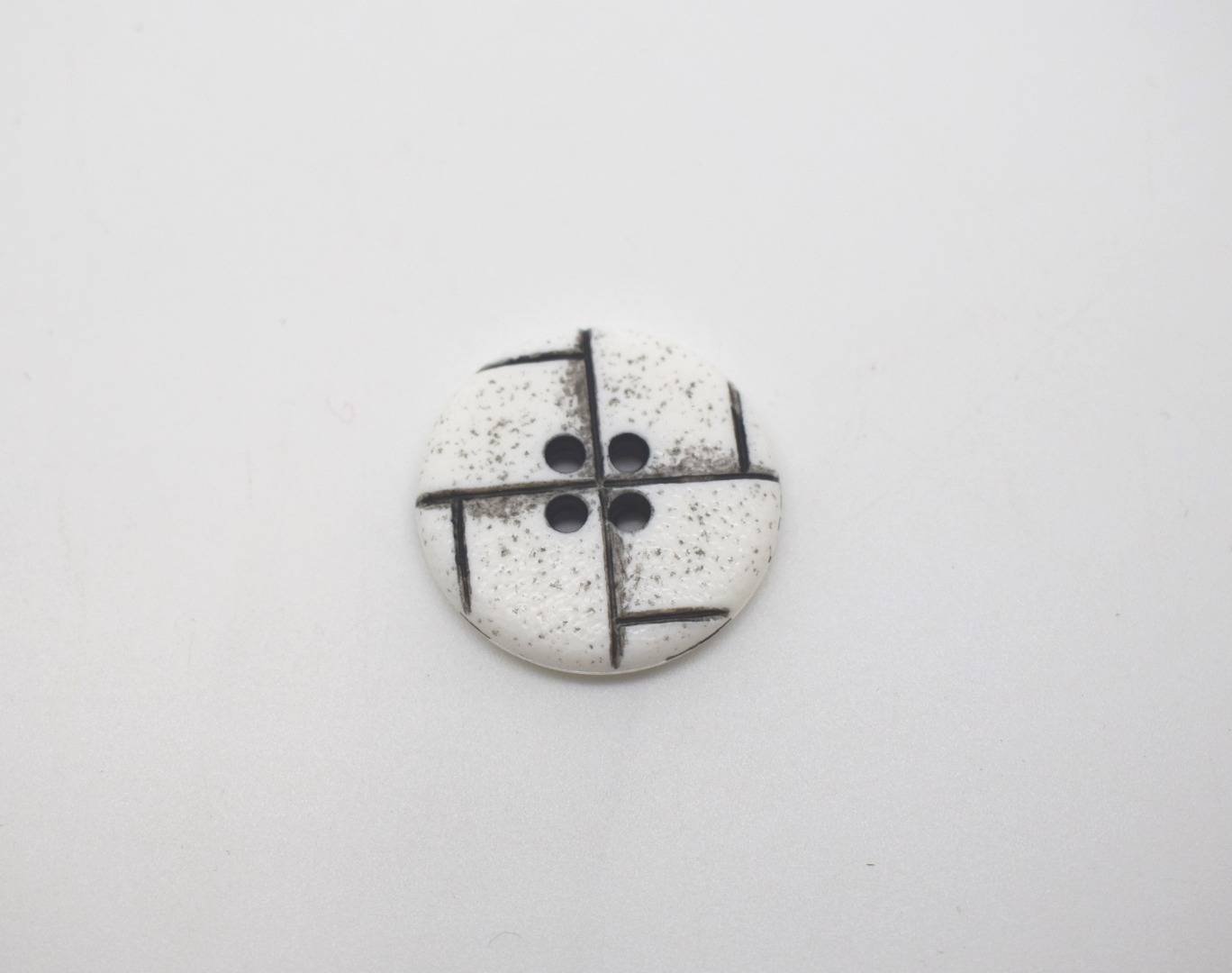 B79 Blacken Leather Look Shiny Plastic Italian Buttons 23mm