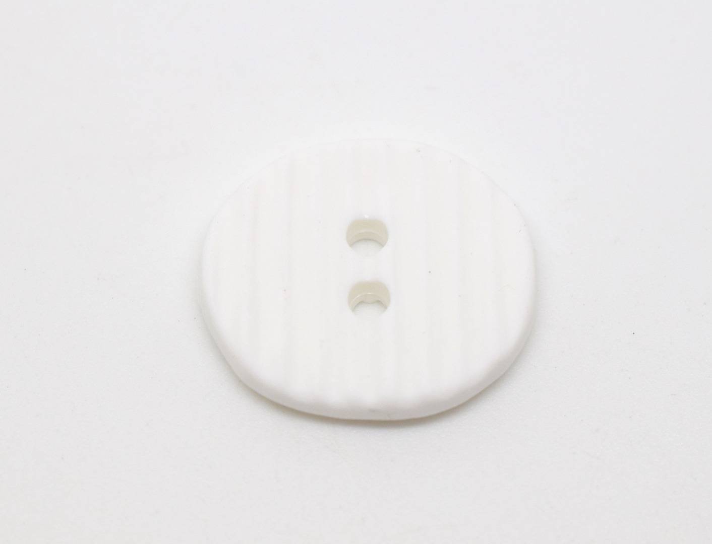 B336 Stripes Oval Matt Plastic Italian Buttons 20mm