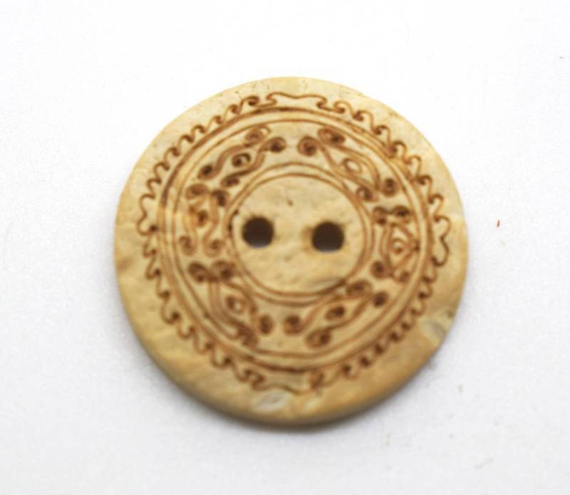FC1181 Lasered Antique Design Real Coconut Shell Italian Buttons