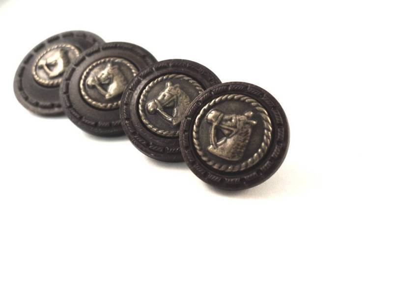A25 Horse Head on Leather Look Metal Acrylic Italian Buttons